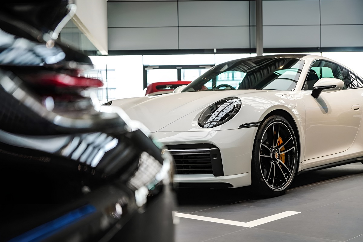 A experiência de personalizar o Porsche 911, com linhas elegantes, será oferecida a clientes de Mato Grosso do Sul.
