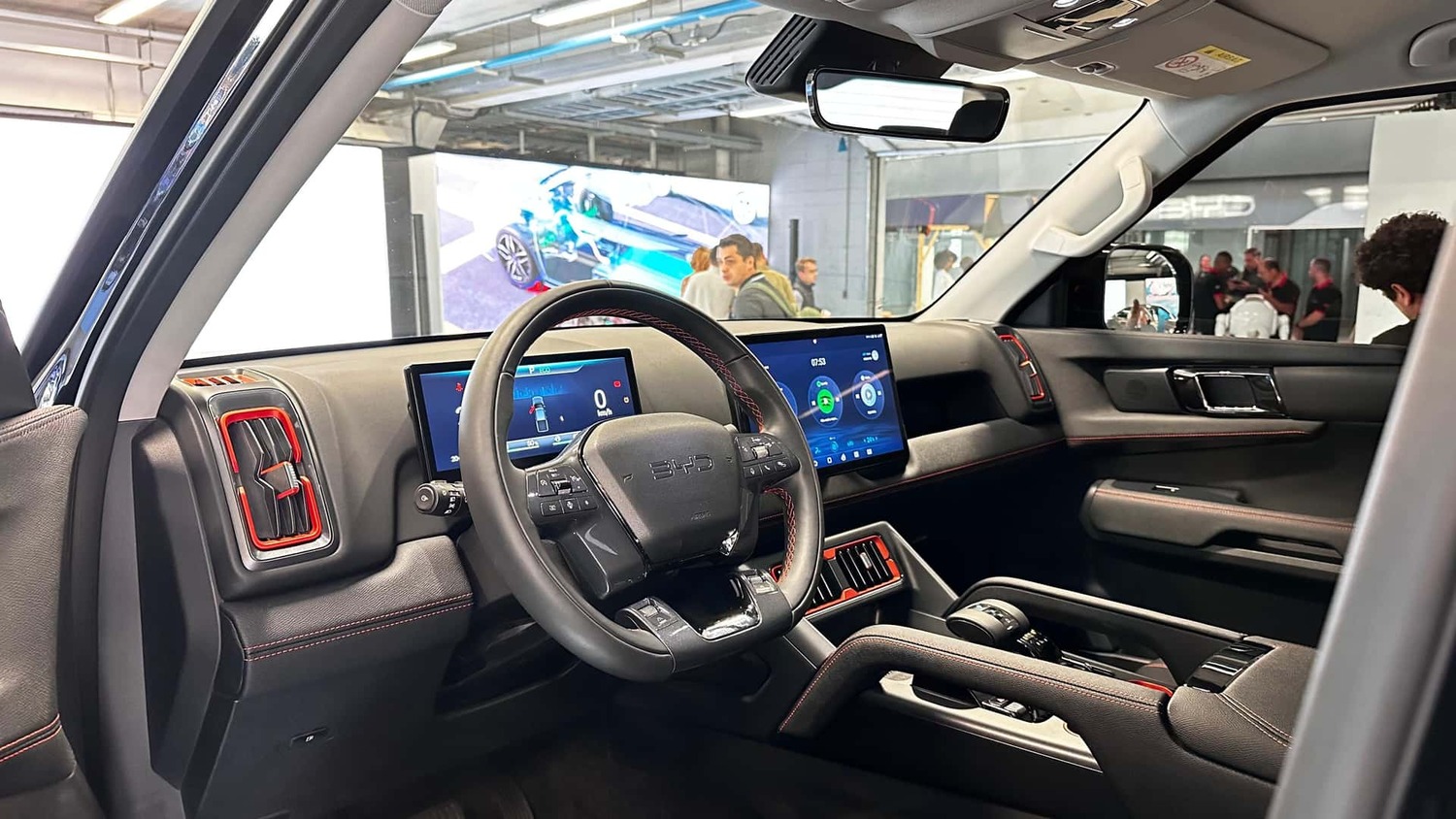 A picape híbrida BYD Shark chega ao Uruguai com preços entre R$ 387 mil e R$ 406,5 mil, trazendo alta tecnologia e previsão de estreia no Brasil ainda em 2024.
