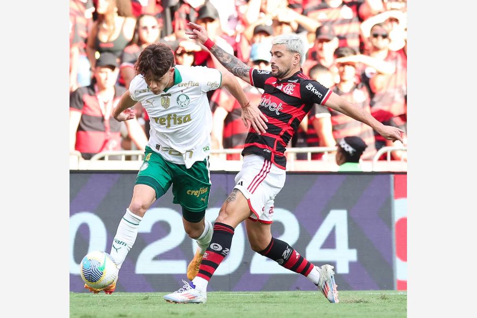 Flamengo e Palmeiras se enfrentaram no Maracanã neste domingo