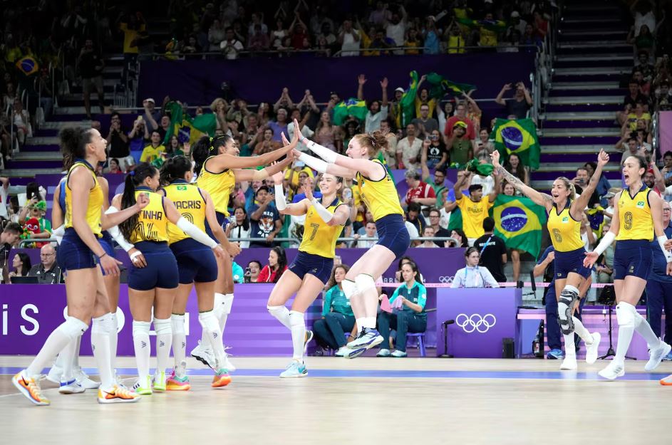 Brasil foi dominante em duelo com a Polônia neste domingo