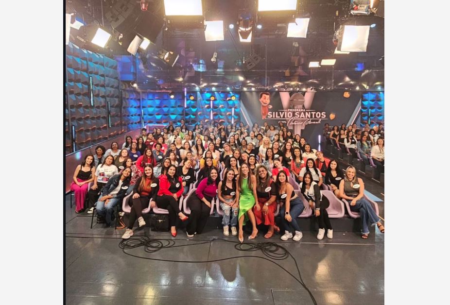 Patricia Abravanel com plateia do Programa Silvio Santos, gravado nesta terça-feira, 6