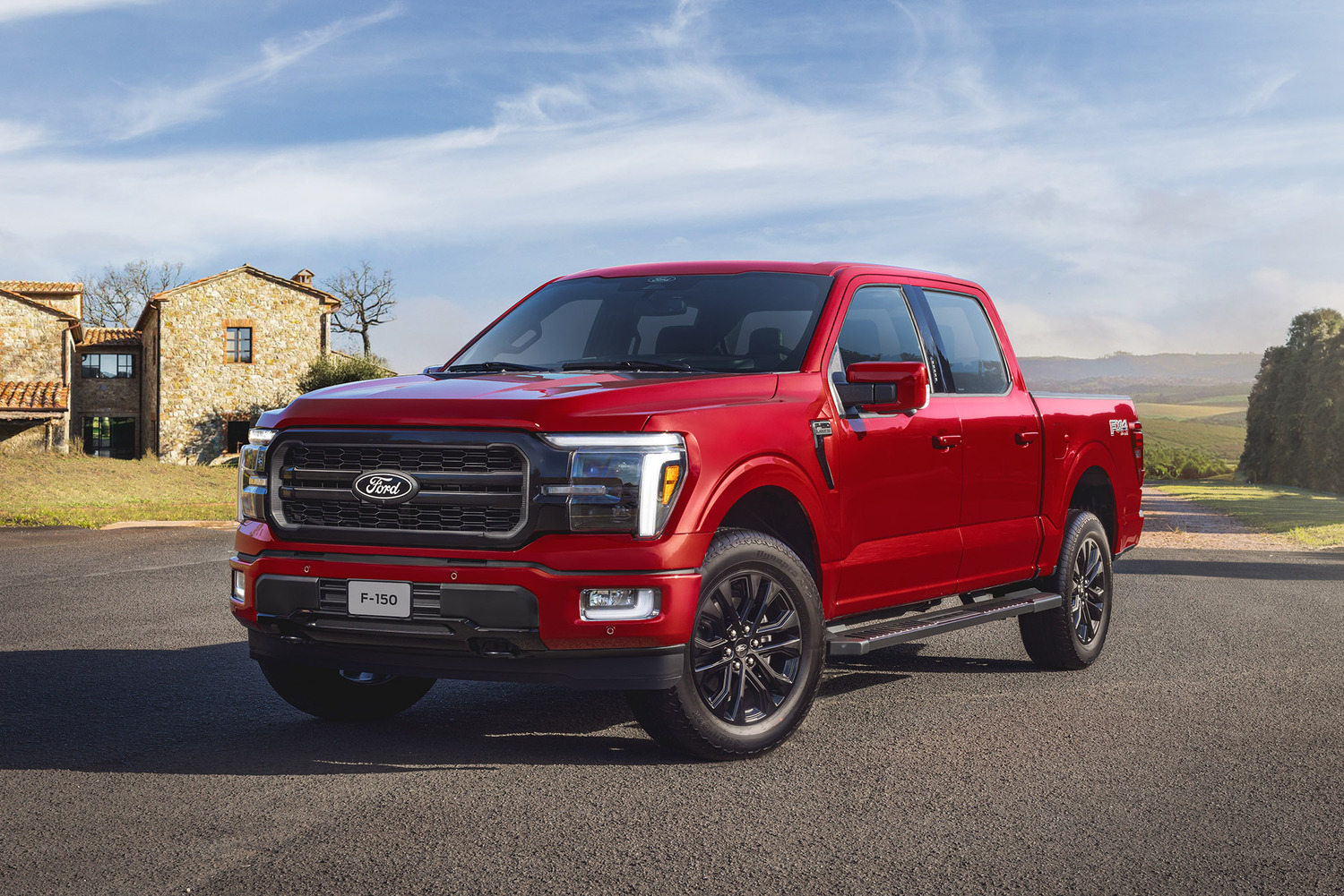 Histórico de liderança global: A F-150 é a picape mais vendida do mundo, líder de mercado nos Estados Unidos há 47 anos consecutivos, destacando-se pela constante inovação