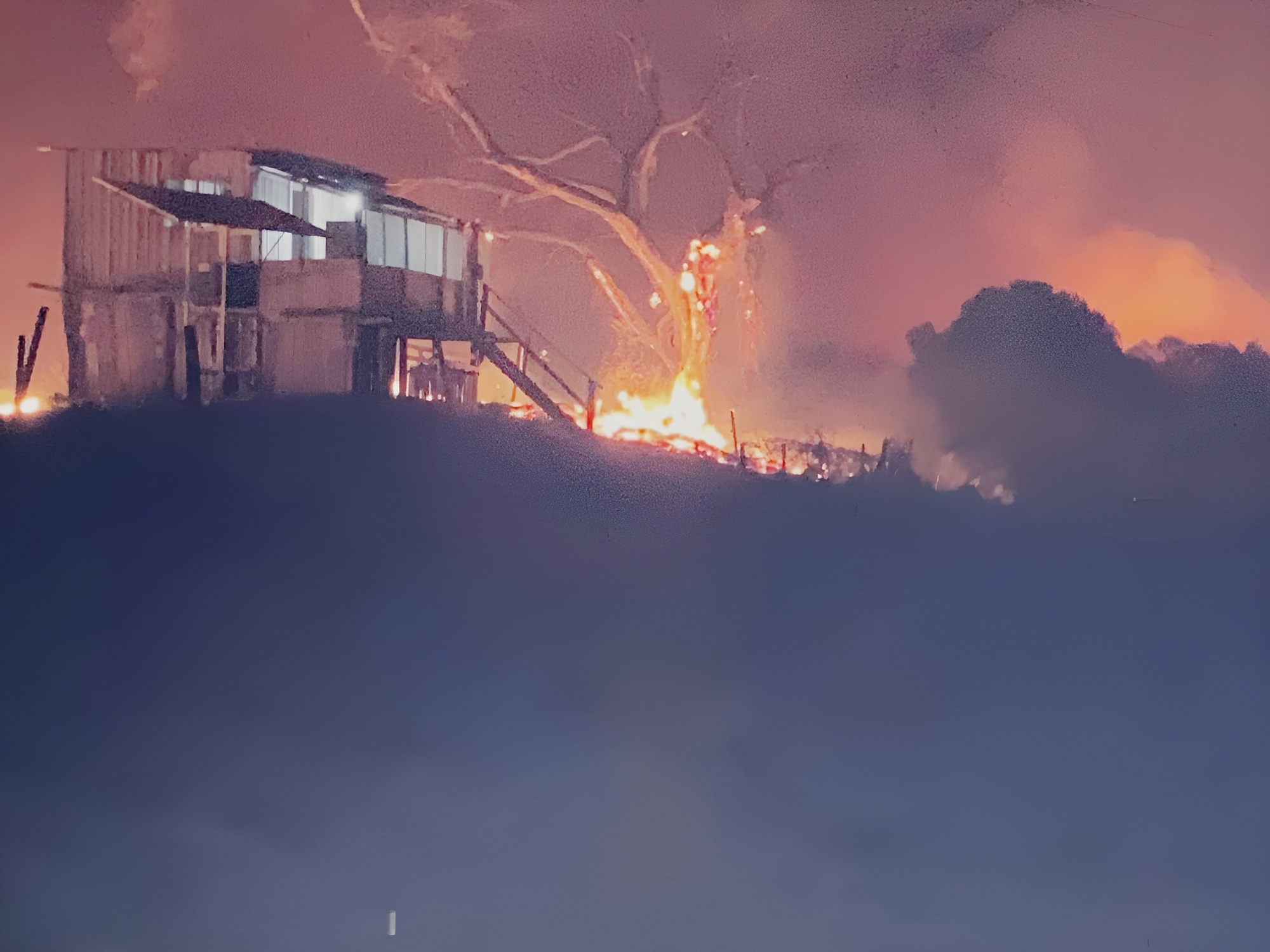 Ação eficiente da PMA salva vidas em incêndio na BR 262