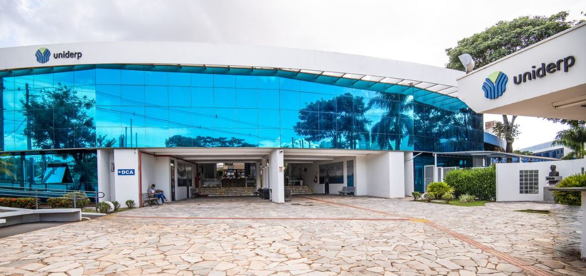 Em 24 de janeiro de 1997, o Cesup foi transformado na Uniderp, ampliando sua oferta para incluir cursos de mestrado e doutorado, consolidando-se como uma das principais universidades da região.