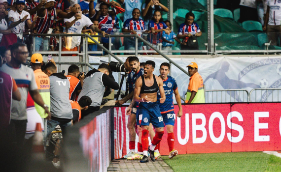 Luciano Rodríguez comemora gol marcado