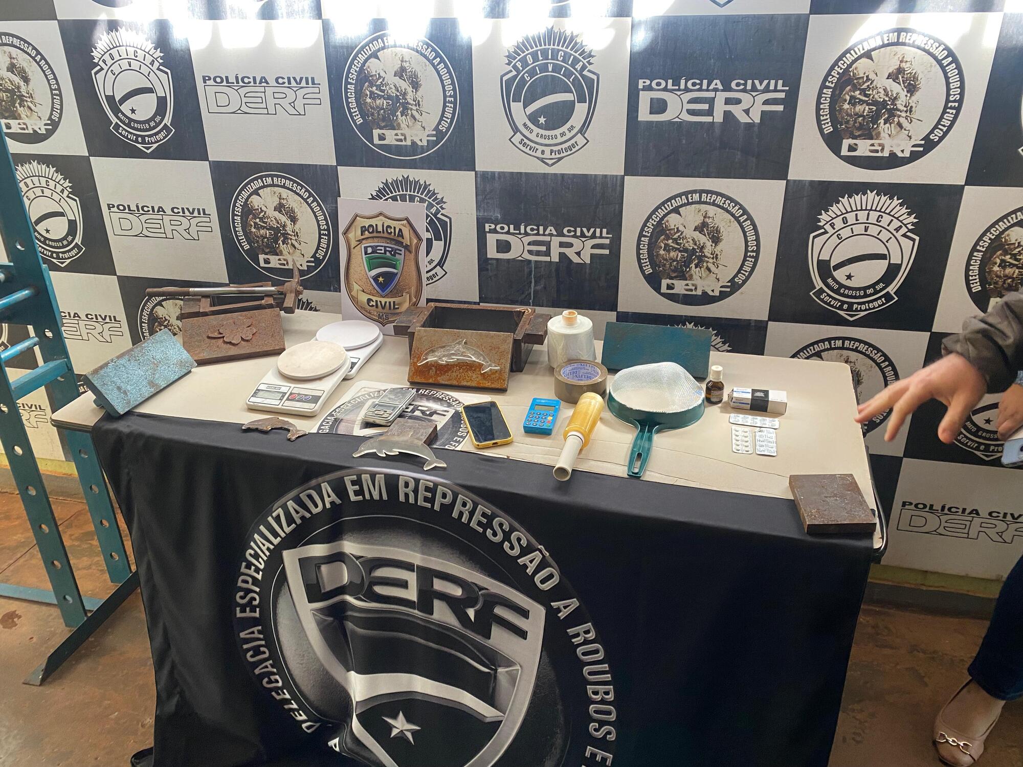 Segundo a policia elas operavam um laboratório de drogas