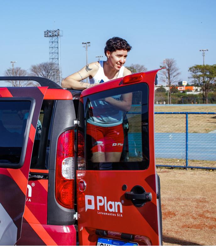 A paratleta iniciou sua carreira aos 13 anos em Campo Grande com o professor Daniel Sena.