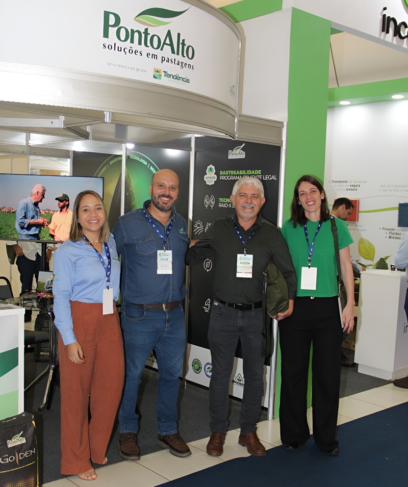 Equipe da Ponto Alto Soluções em Pastagens apresenta inovações tecnológicas voltadas para a produção de pastagens sustentáveis e certificadas, com destaque para o programa Semente Legal.