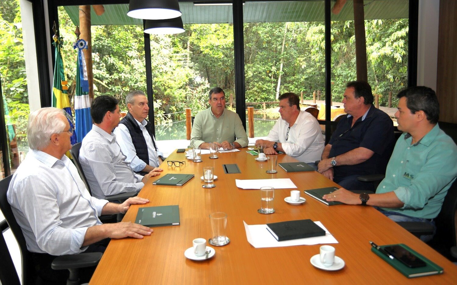 Paulo Corrêa participou de reunião com produtores e o governador (Foto: Governo de MS)