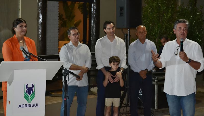 Ademar Silva Júnior, secretário de Inovação e Agronegócio de Campo Grande, reforça, com gestos firmes e fala direta, a importância da parceria da Prefeitura de Campo Grande no Festival Internacional da Carne