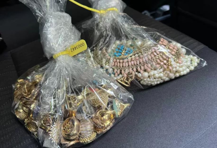 Polícia Civil de Pernambuco também apreendeu joias
