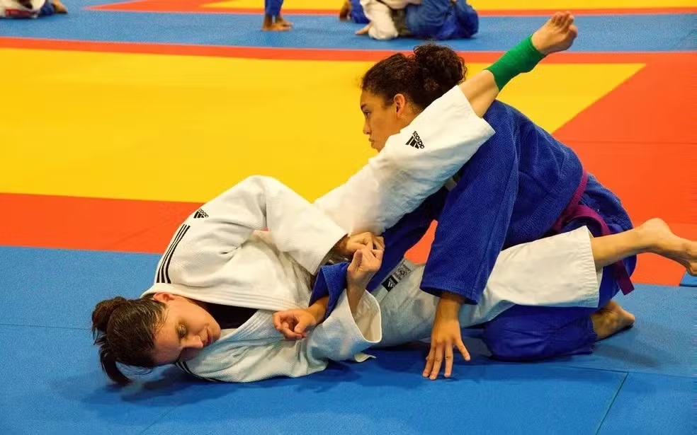 rika Zoaga conquista medalha de prata no judô