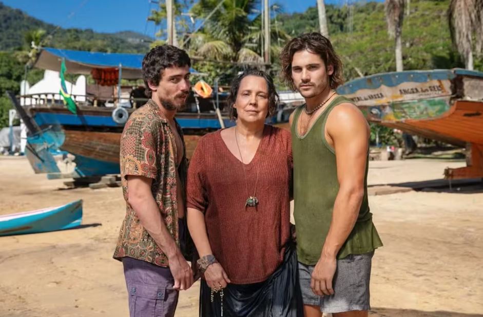 Jaffar Bambirra, Ana Beatriz Nogueira e Nicolas Prattes como Iberê, Moema e Rudá