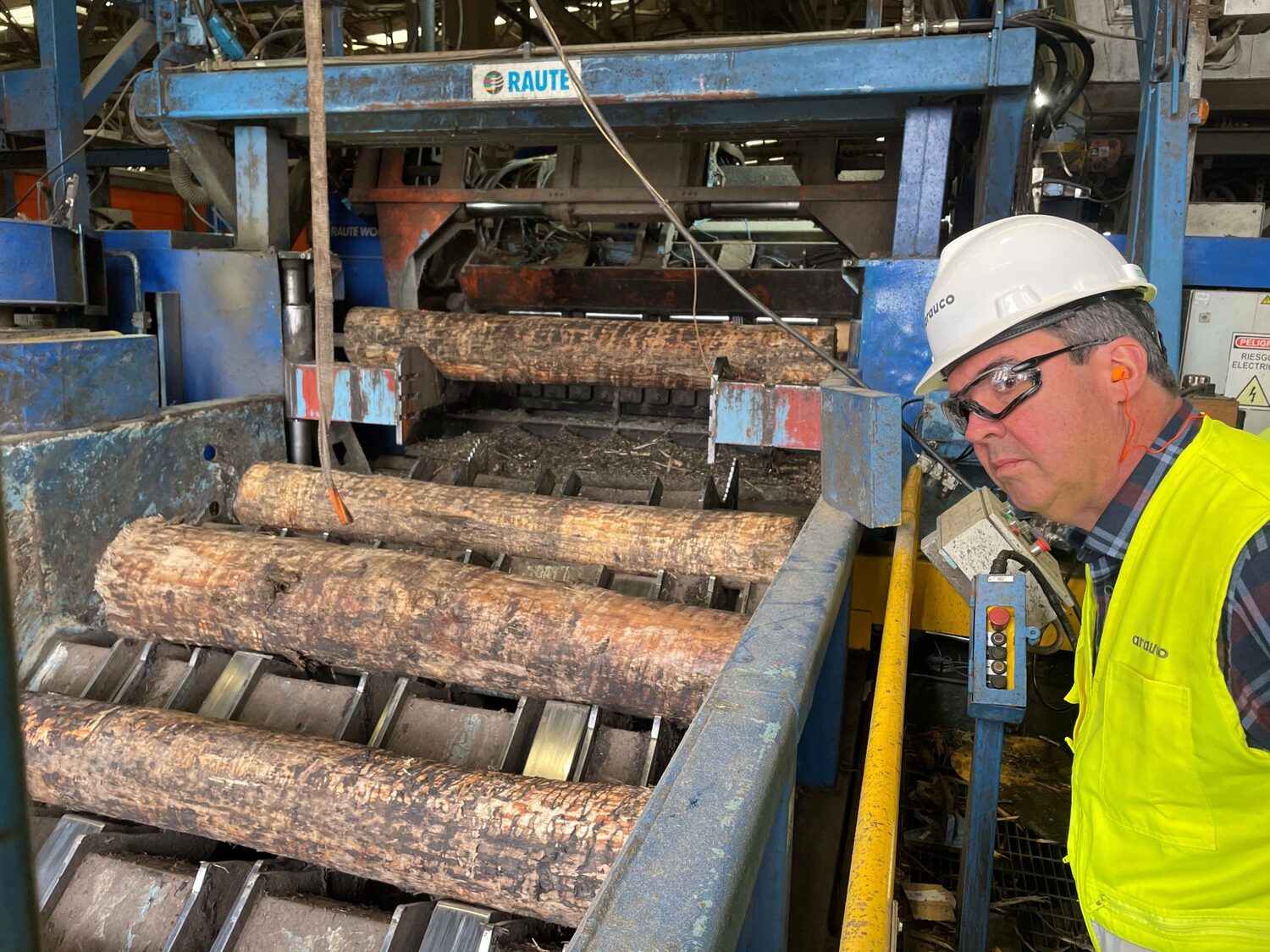 Governador em visita à unidade chilena da Arauco, em 2023