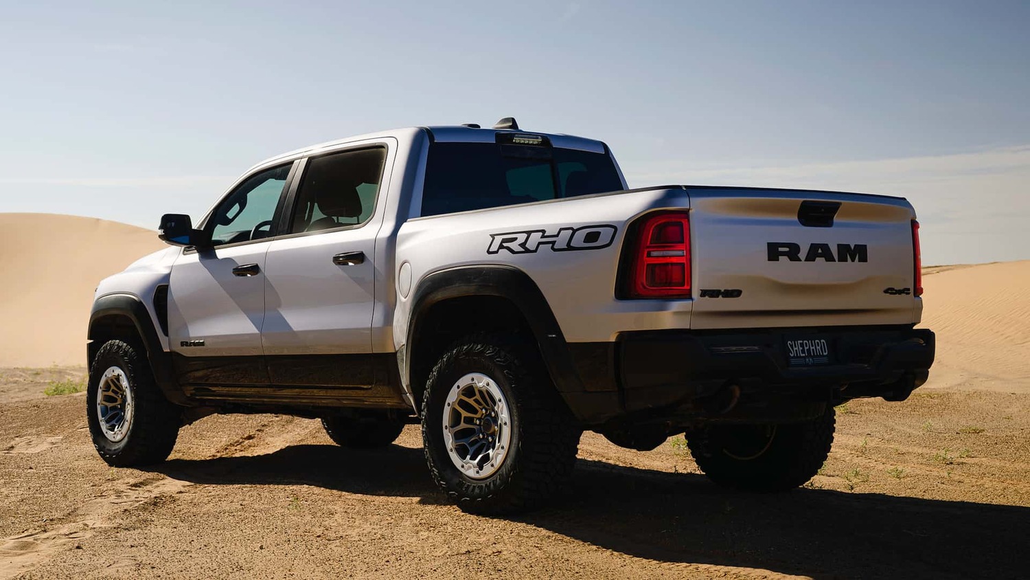 RAM 1500 RHO flagra mostra versão de 548 cv da picape já no Brasil