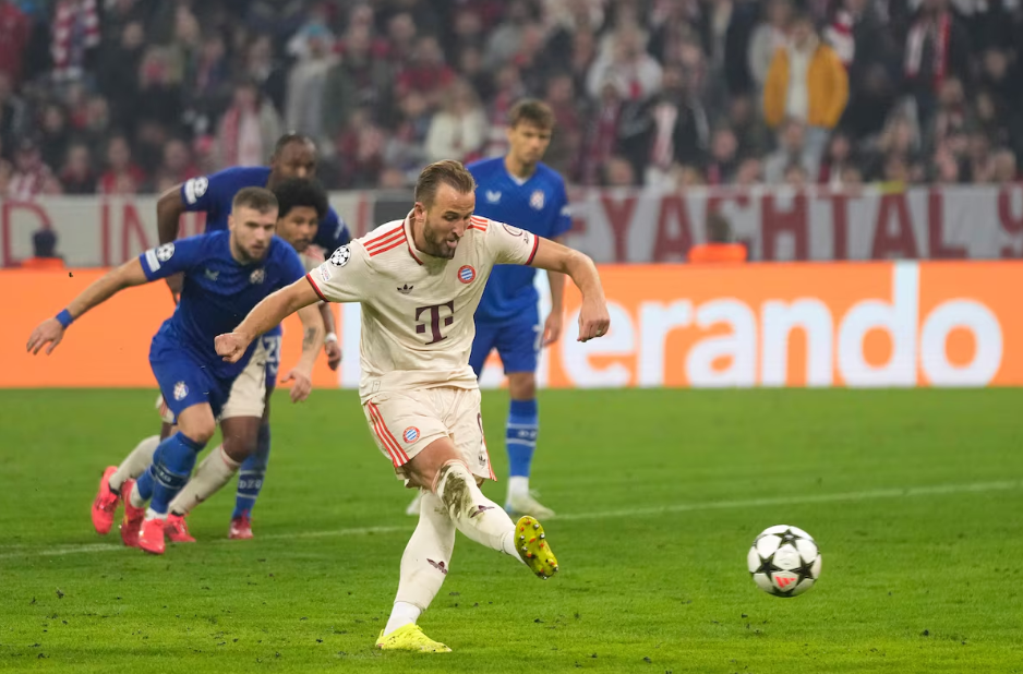 Harry Kane balançou as redes três vezes na vitória do Bayern