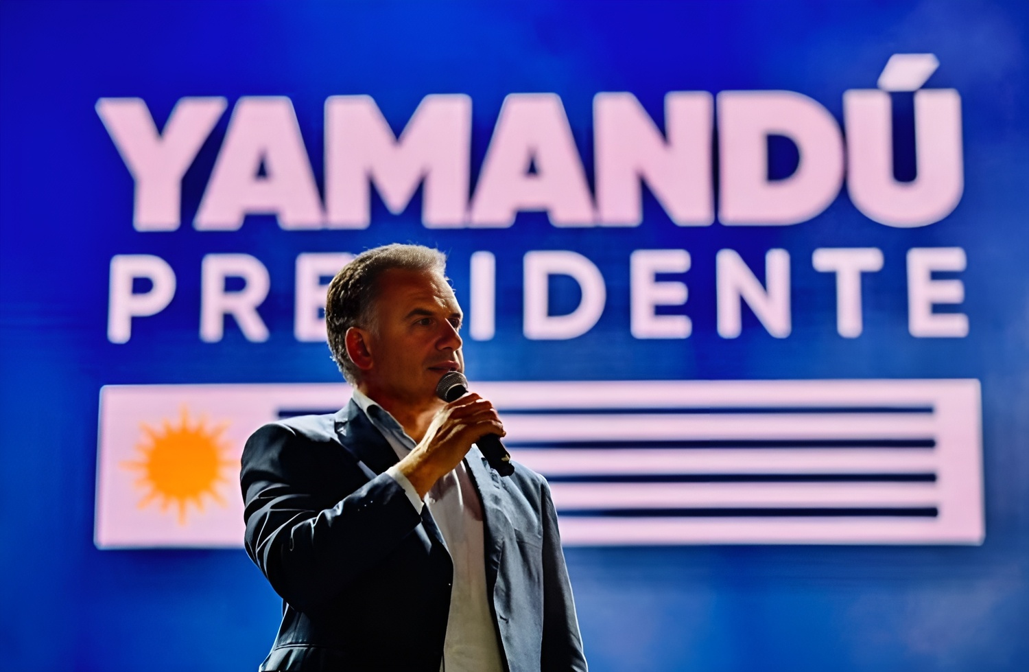Yamandú Orsi é favorito à Presidência do Uruguai
