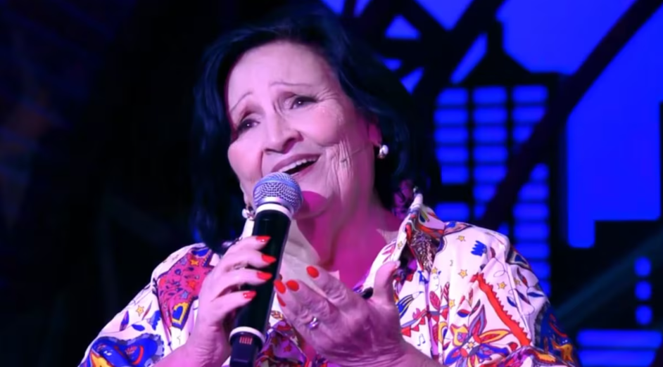 Dona Déia se emociona no Lady Night
