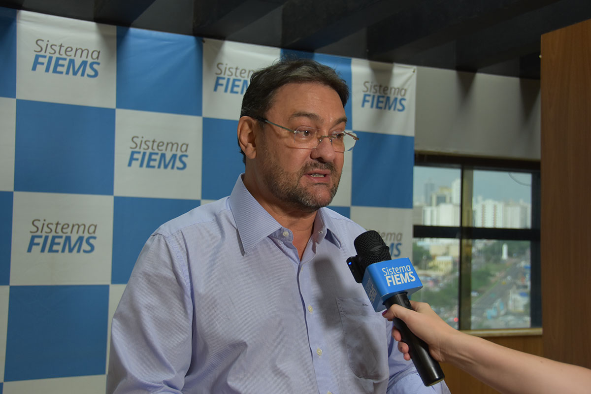 Sérgio Longen, presidente da Fiems, fala à imprensa sobre a criação do Centro Integrado Sesi Senai em Inocência, que vai qualificar trabalhadores da nova fábrica