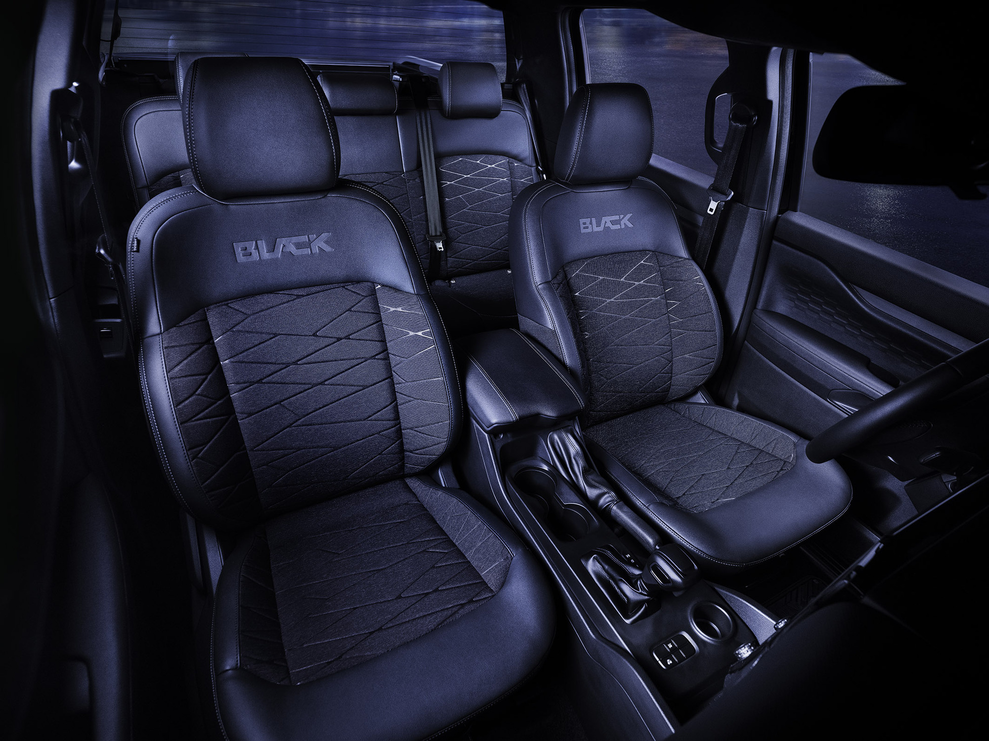 Nova Ford Ranger Black combina luxo e robustez com preço de R$ 219.990, conectividade de ponta e motor econômico para uso urbano e rural.