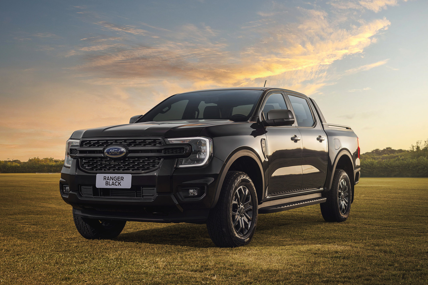 Nova Ford Ranger Black combina luxo e robustez com preço de R$ 219.990, conectividade de ponta e motor econômico para uso urbano e rural.
