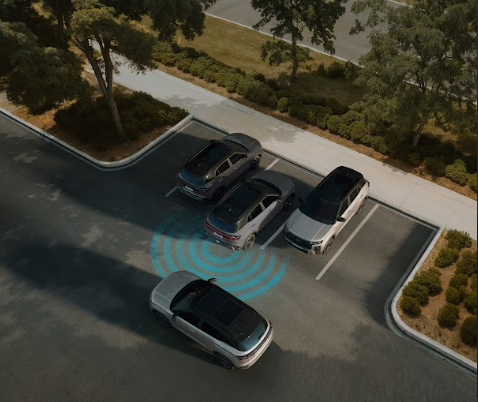  O novo Creta vem equipado com o pacote SmartSense, que inclui uma série de assistentes eletrônicos que tornam a direção mais segura