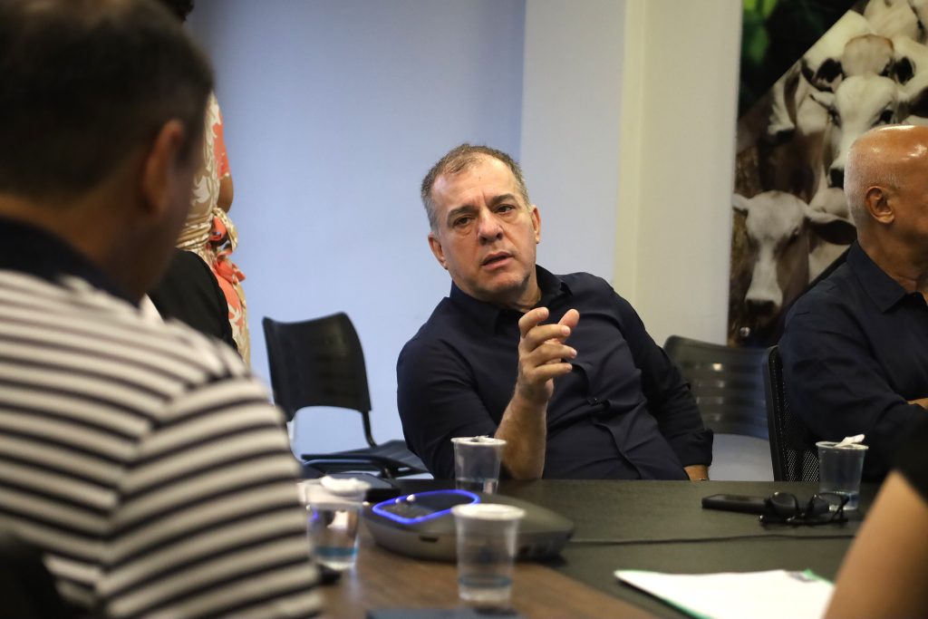 Diretor-presidente da Fertel, Orlando Loureiro