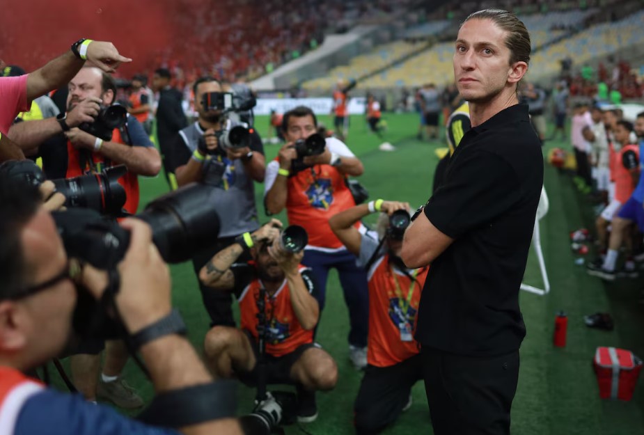 Filipe Luís estreou como treinador do Flamengo 