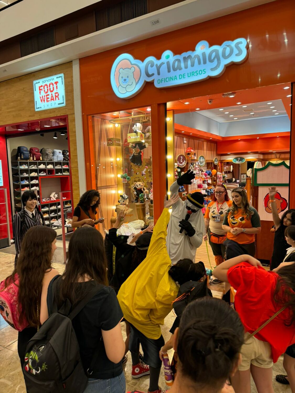  loja Criamigos vai organizar uma brincadeira onde as crianças podem caçar doces pelo shopping