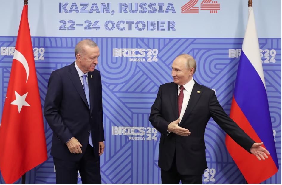 Putin e o líder turco, Recep Erdogan, durante a cúpula de Kazan