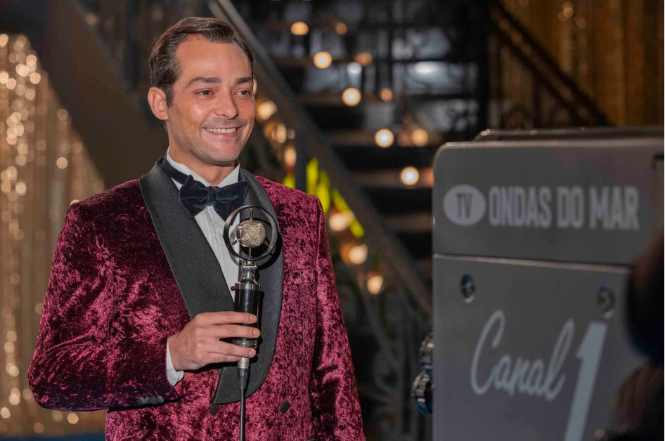 Eduardo Sterblitch em cena de 'Garota do Momento'.