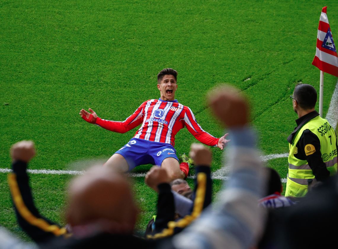 Giuliano Simeone comemora seu gol