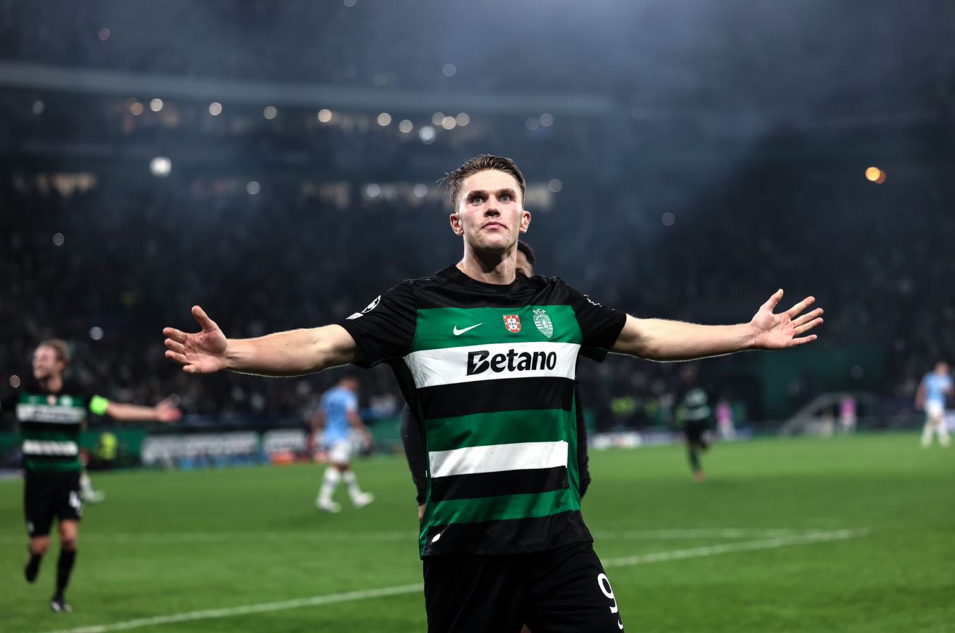 O craque Viktor Gyökeres anotou um hat-trick contra o Manchester City
