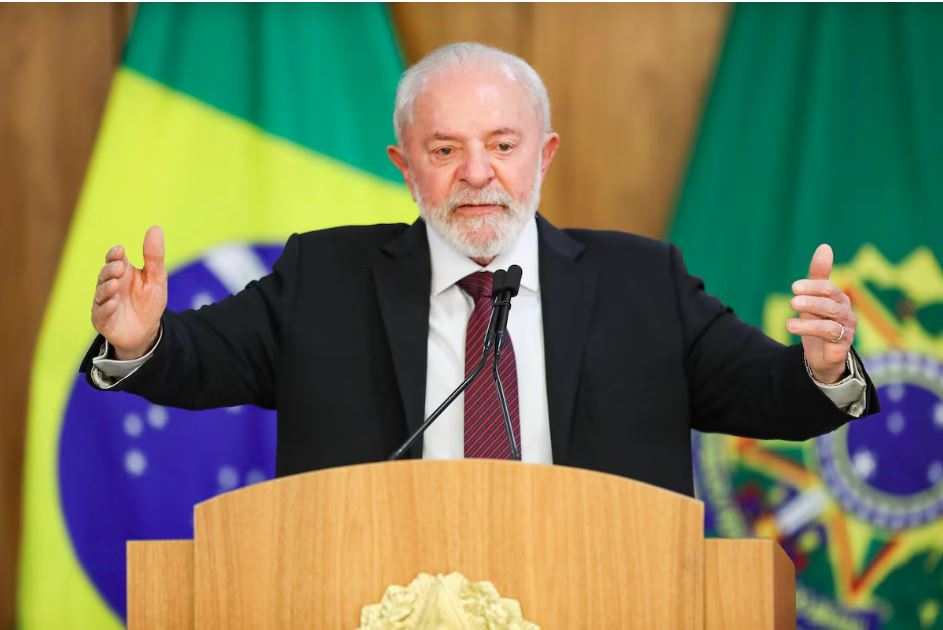 Lula condecorou em novembro do ano passado coronel que consta na lista dos indiciados pela PF por golpe de Estado