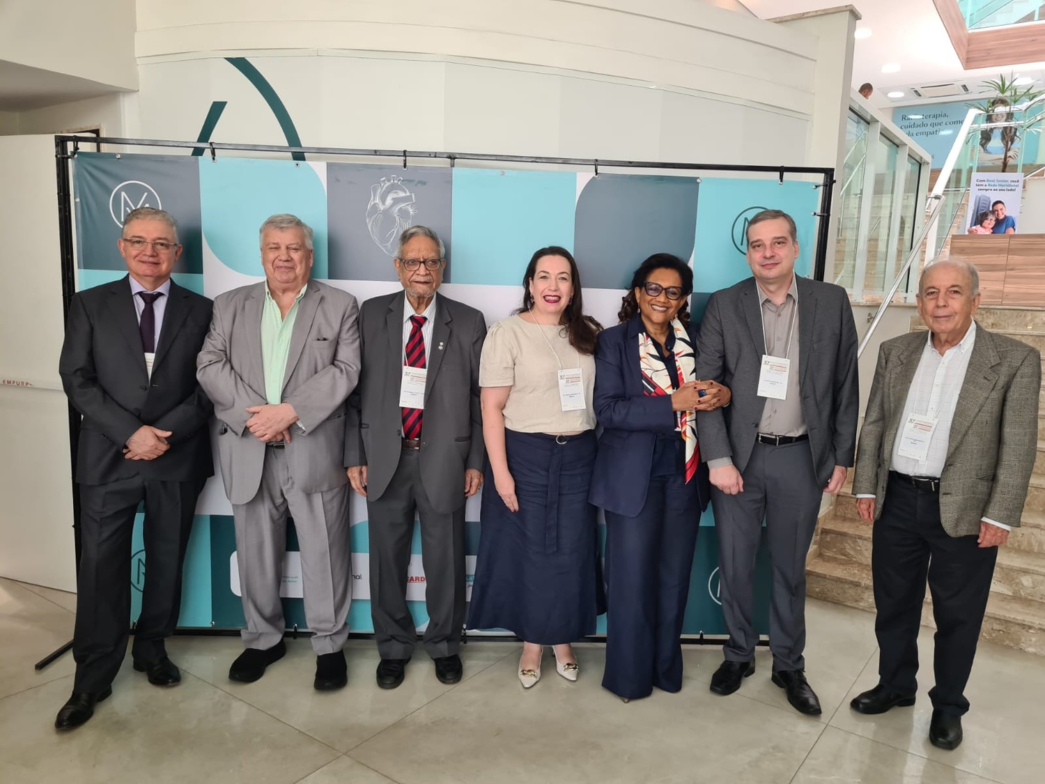 Dr. Melchior L. Luiz - ES, Prof. Dr. Ricardo J. Gelpi - Argentina, Prof. Dr. Naranjan S. Dhalla - Canadá, Drª Adriana Lugo Ferrachini - MS, Profª Drª Antoinette Oliveira Blackman - DF, Prof. Dr. Ricardo Adala Benfati - MS e Prof. Dr. Elmiro Santos Rezende