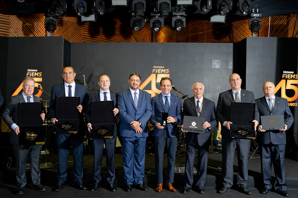 Foram agraciados: Michel Temer; Carlos Altimiras, da Arauco do Brasil; Gilberto Tomazoni, CEO global da JBS; Luciano Sanches Fernandes, do grupo Cerradinho; e José Luís Cutrale Júnior, representado por executivos da Sucocítrico Cutrale