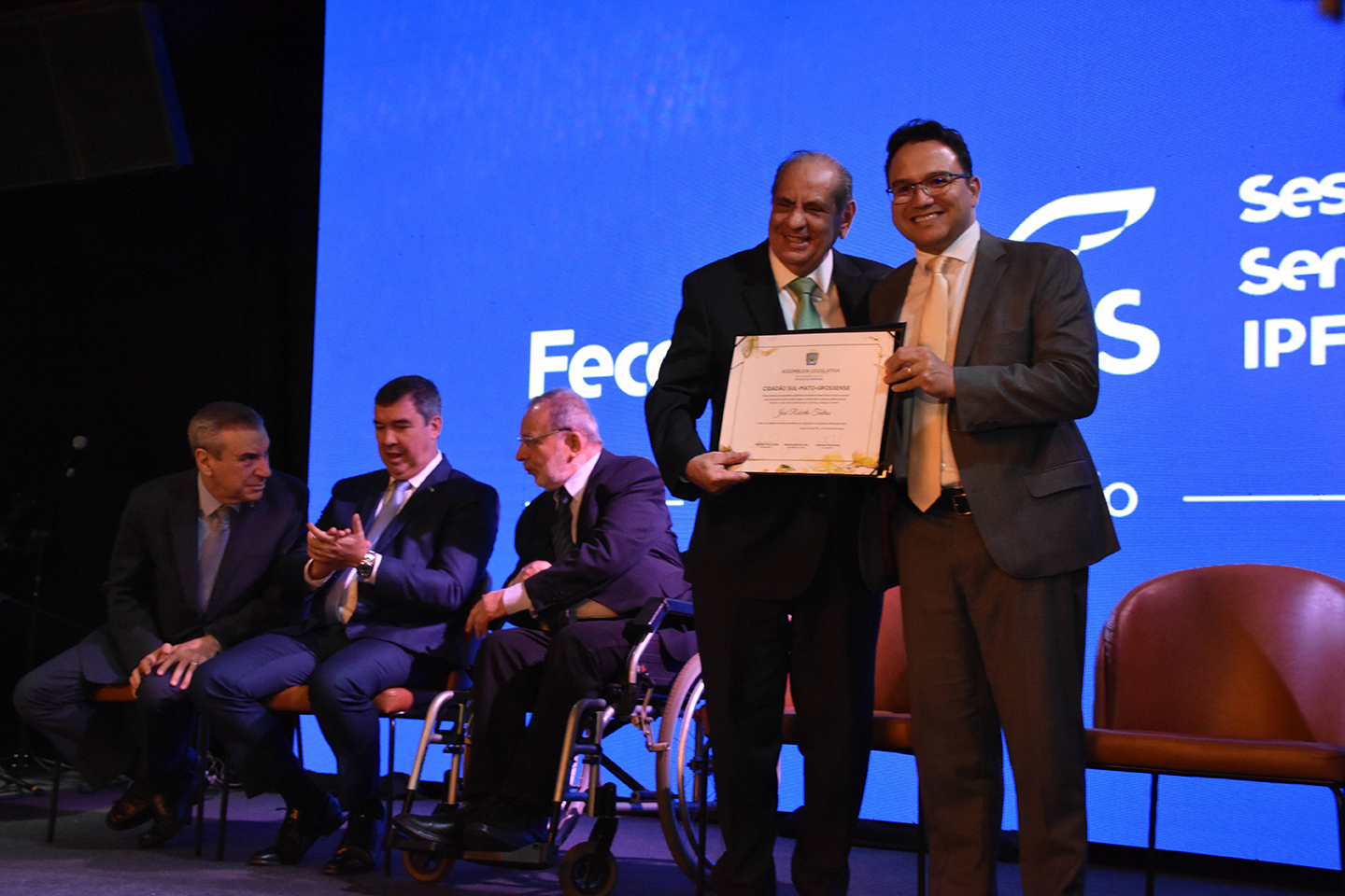 José Roberto Tadros recebe título de cidadão sul-mato-grossense em cerimônia com Sérgio Longen e autoridades locais