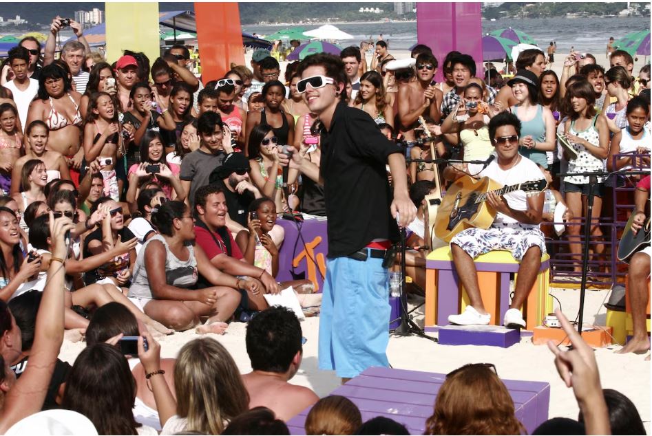 A banda Restart foi uma das atrações da última temporada do Luau MTV, exibida em 2012.