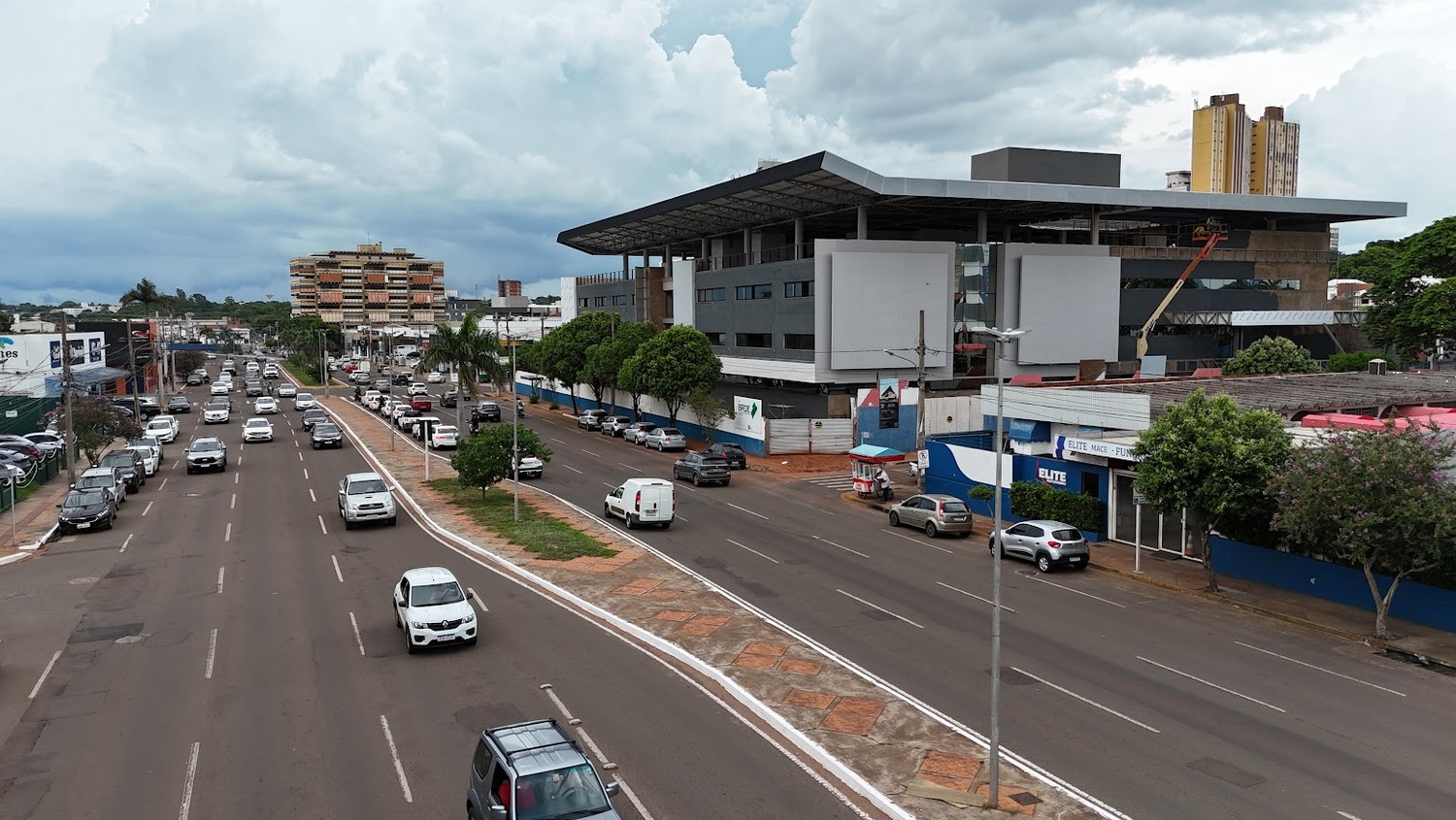 A Faculdade Insted irá inaugurar sua nova sede na Avenida Fernando Corrêa da Costa.