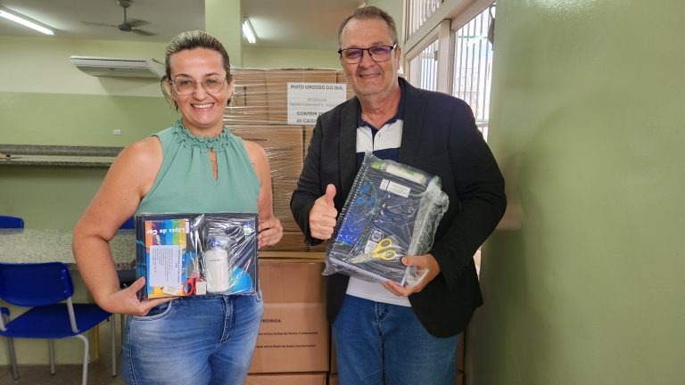 A diretora e o diretor-adjunto da Escola Estadual Maestro Frederico Lieberman, Ana Elisa Spazzapan e Carlos Alberto de Almeida Passarinho