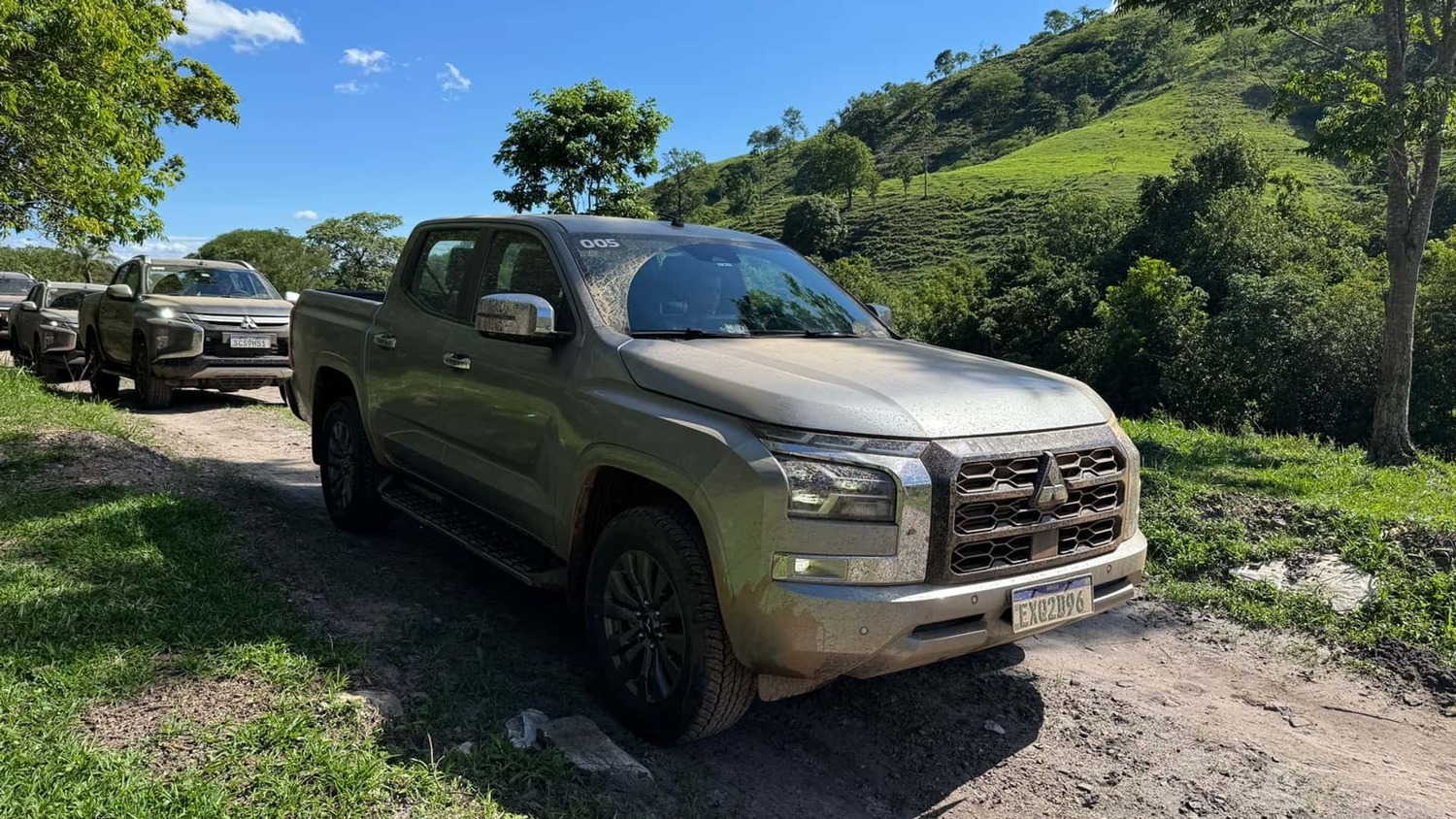  Primeiras impressões da nova Mitsubishi Triton 2026, com design robusto e motor importado, mantendo a tradição da marca em desempenho off-road