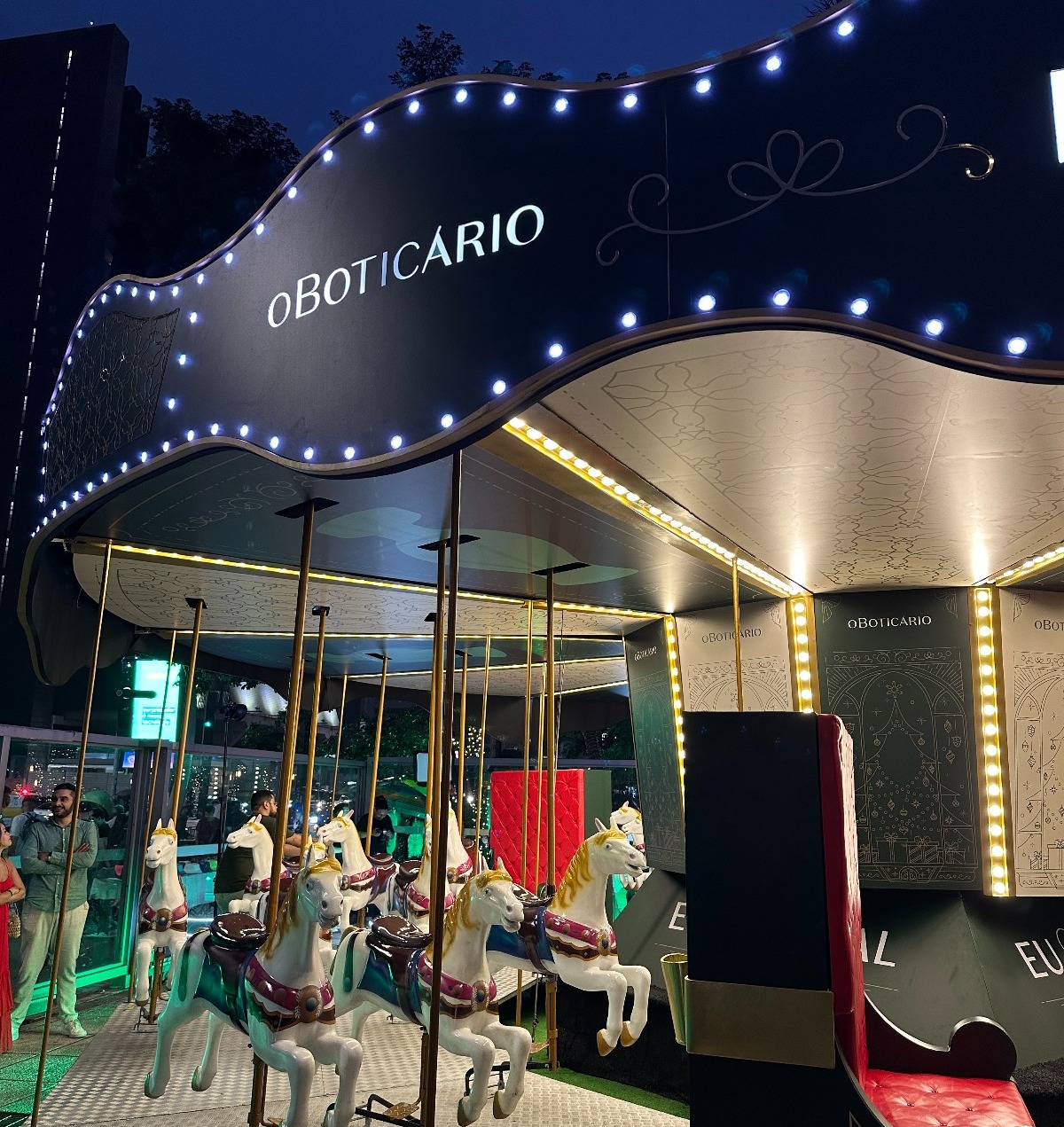 Carrossel de O Boticário traz encanto e nostalgia à Cidade do Natal 2024
