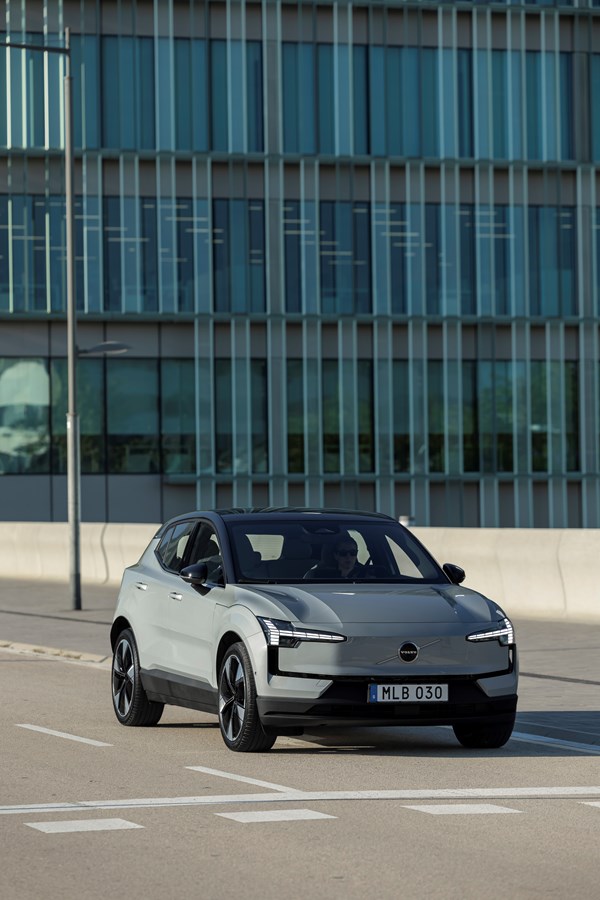 Volvo EX30 Vapour Grey Exterior