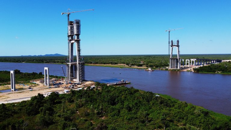 Ponte binacional em Porto Murtinho