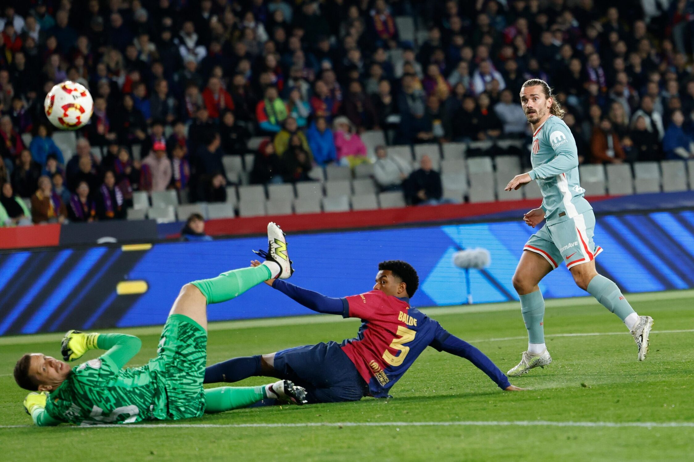 Após Julian Álvarez abrir o placar, com um minuto, Griezmann ampliou, aos 6.