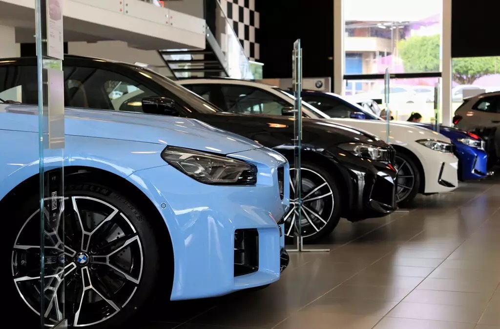 A grade frontal robusta do BMW M4 impressiona e reafirma o DNA esportivo da marca bávara (Foto: Divulgação)