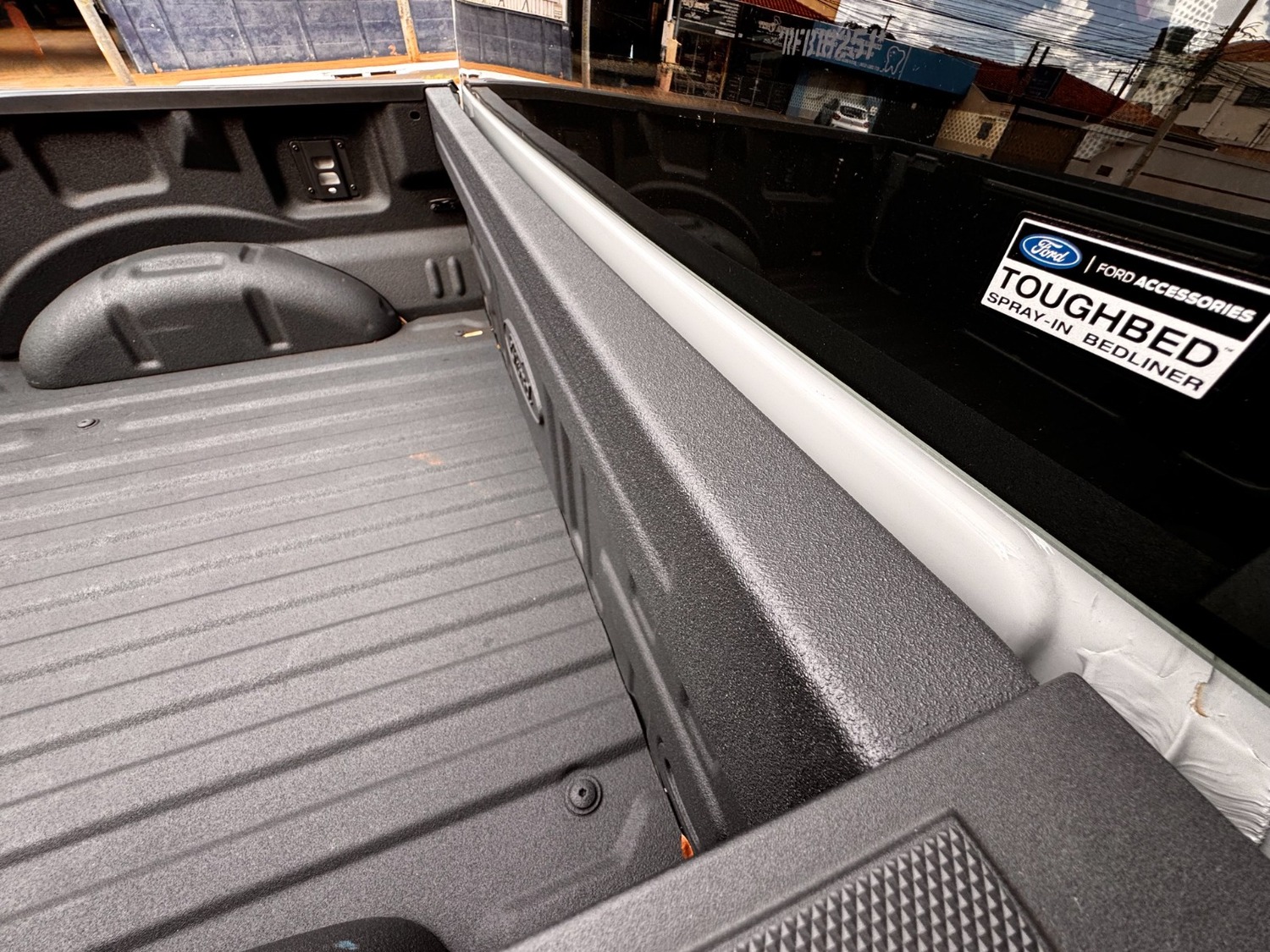ToughBed Spray-In Bedliner: o detalhe da F-150 que faz toda a diferença no uso diário (Foto: A Crítica)