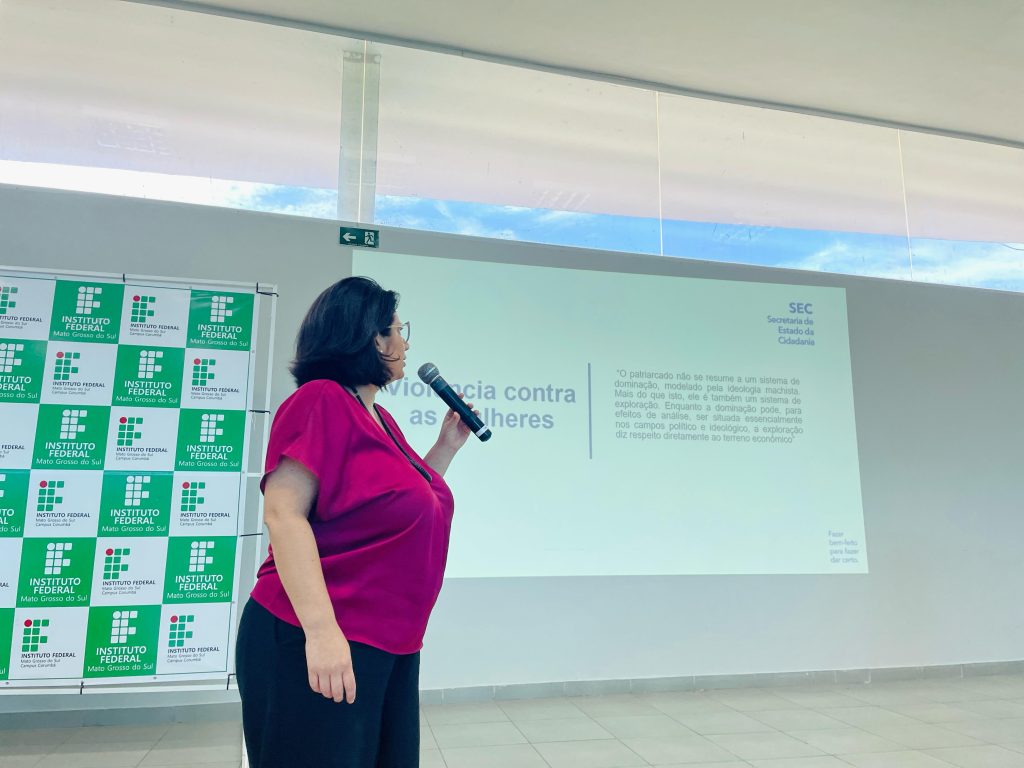 Subsecretária para Mulheres, Manuela Nicodemos Bailosa ministrou formação na fronteira entre os dias 21 e 22 de fevereiro 