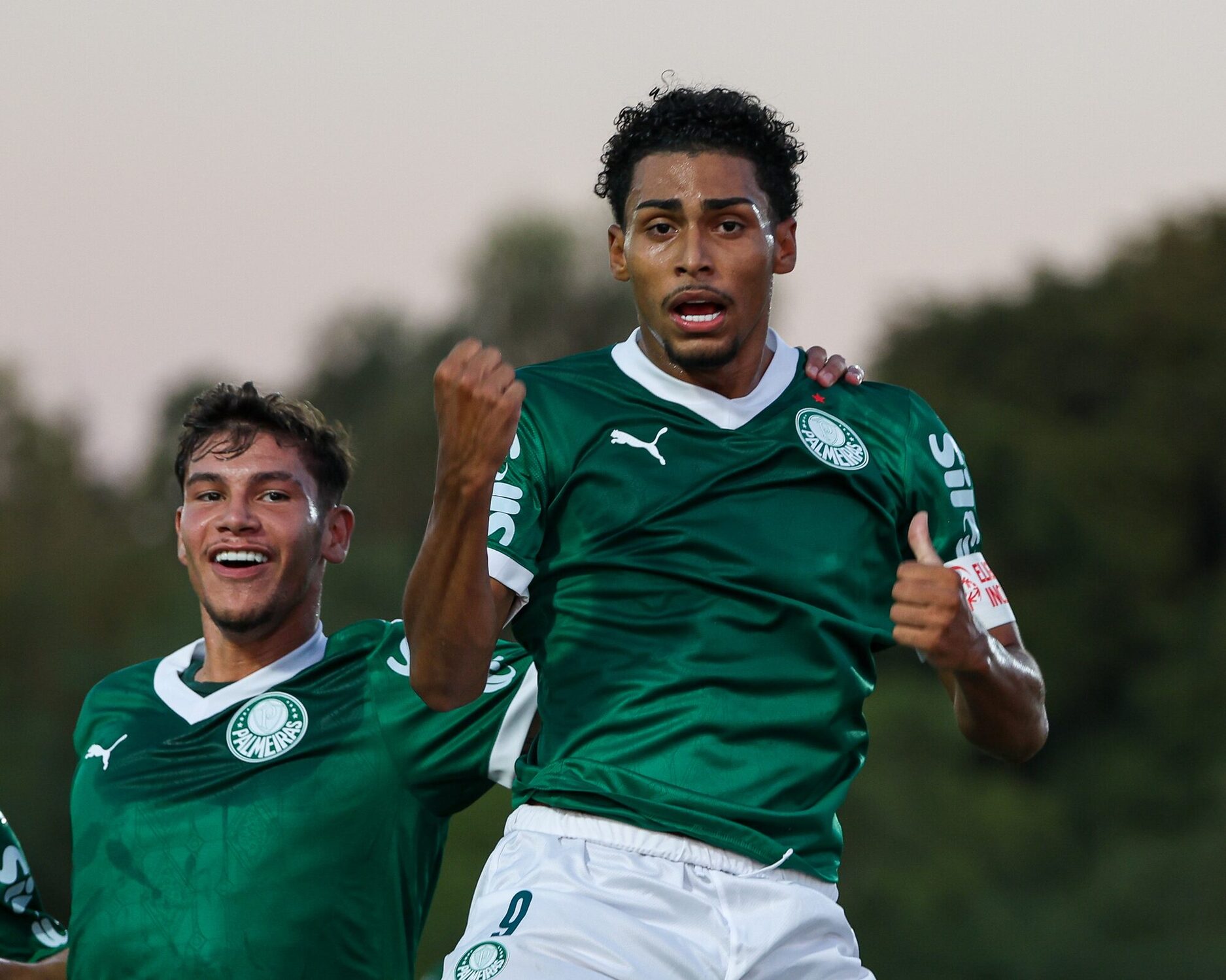 Destaque do Palmeiras Sub-20, Luighi viu gestos racistas de um torcedor da arquibancada em jogo contra o Cerro Porteño.