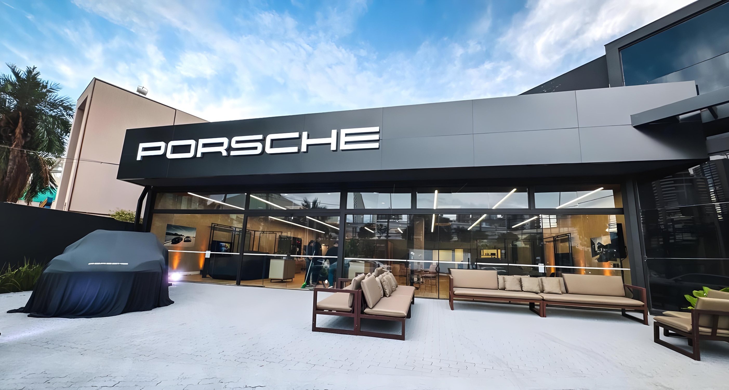 Nova casa da Porsche em Campo Grande: arquitetura sofisticada e conceito premium para receber clientes e entusiastas da marca. O espaço está localizado na Rua Ceará, 2033  Bairro Santa Fé, Campo Grande (MS).